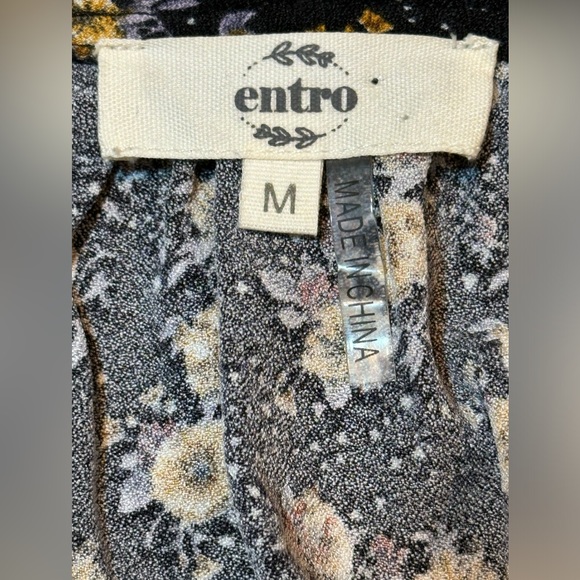 Entro Ladies Dress Size Medium Floral Smocked - Picture 5 of 6